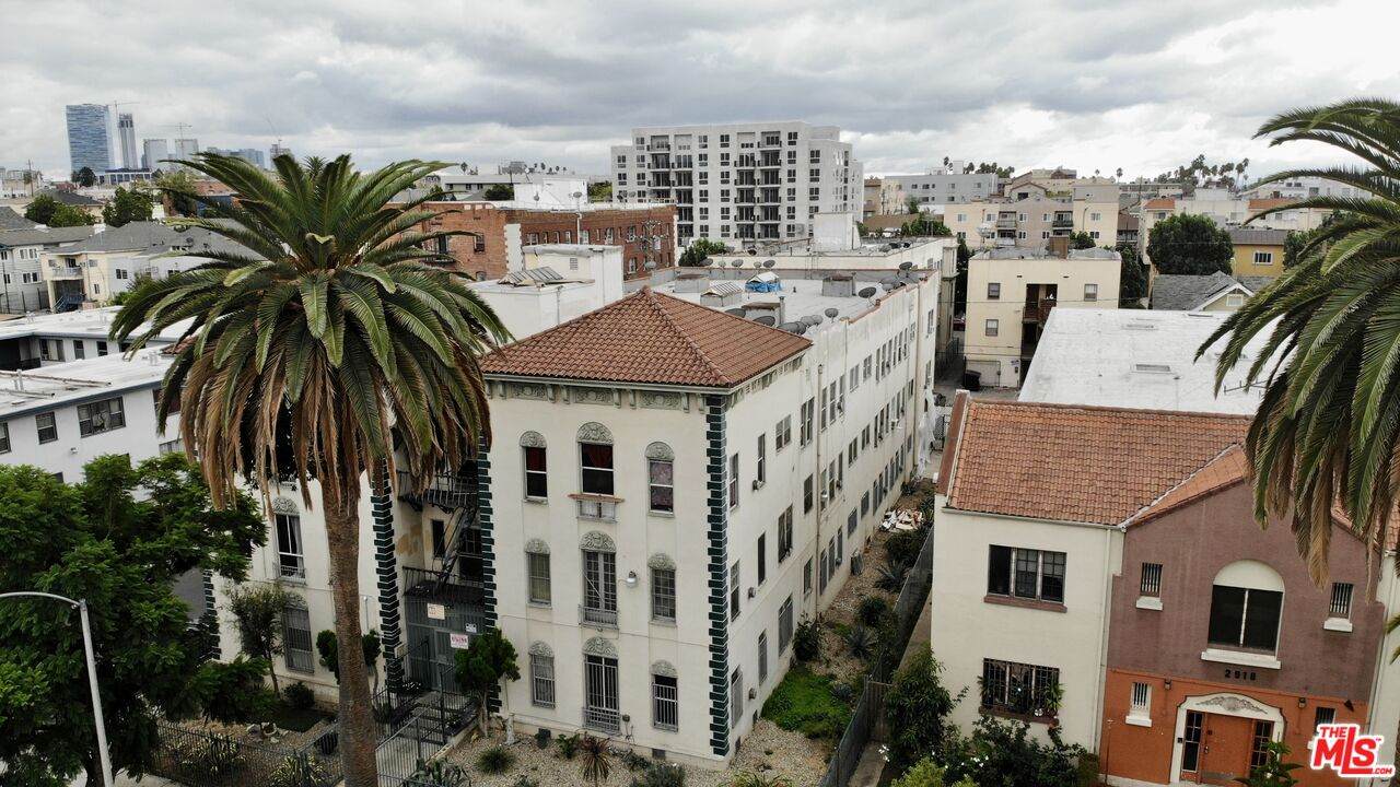 2910 Leeward Ave - Photo 1