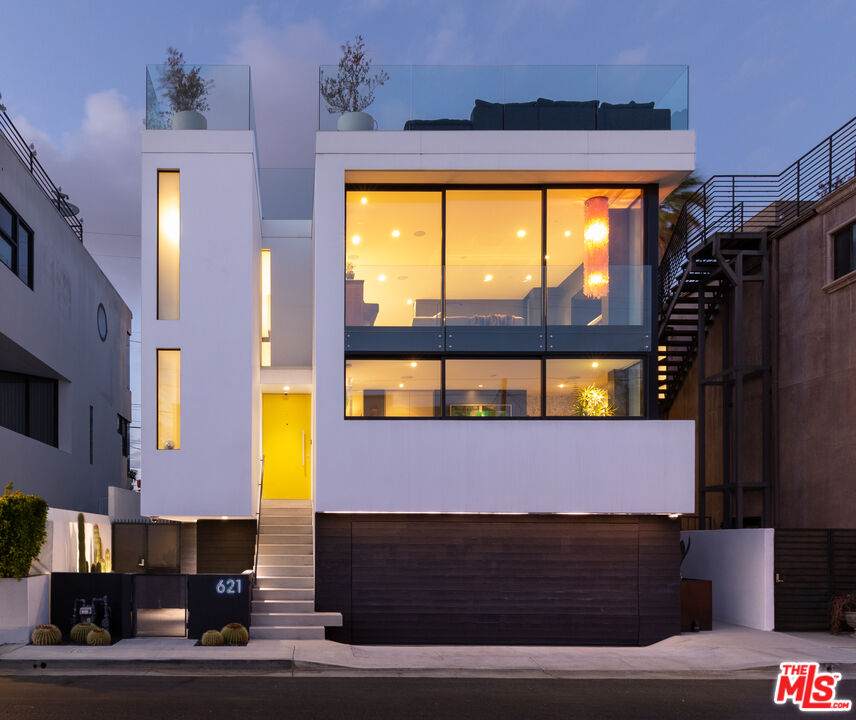 621 Mildred Ave - Photo 1
