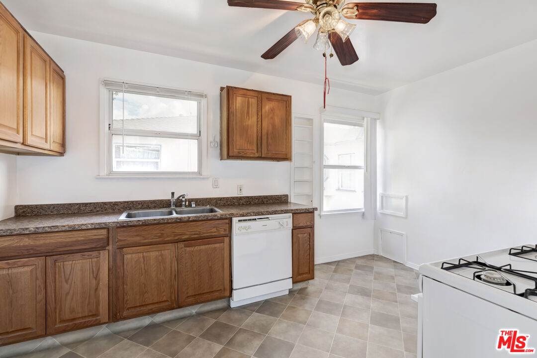 5304 Kinston Ave - Photo 1