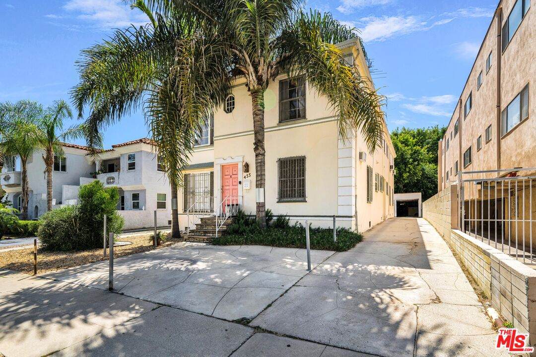 455 Hayworth Ave - Photo 1