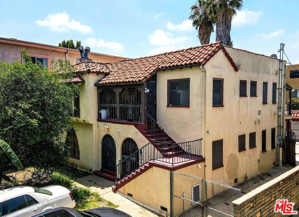 1427 Shenandoah St - Photo 1