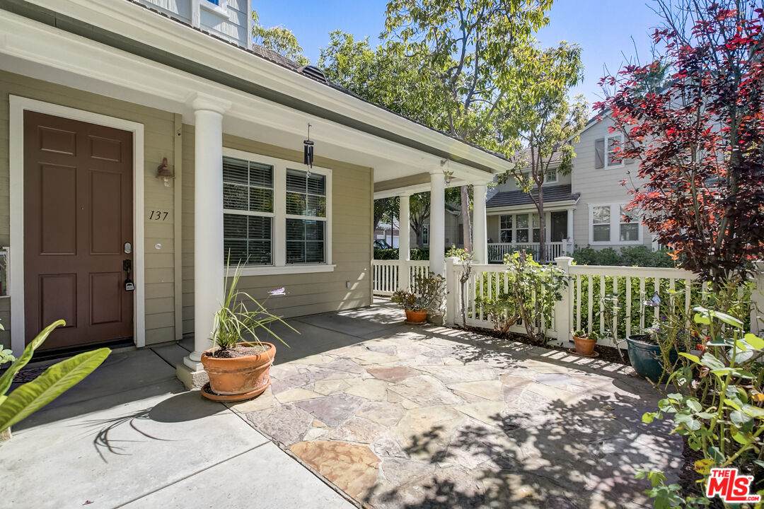 137 Sklar St - Photo 1