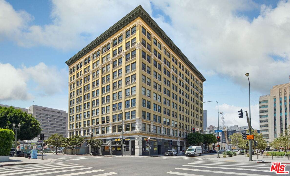108 2ND St - Photo 1