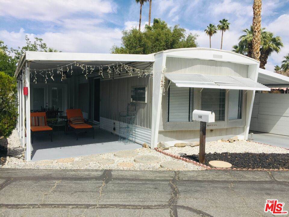 142 Laguna Dr - Photo 1