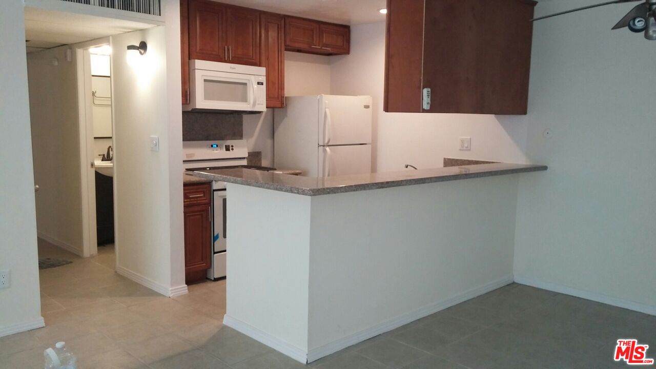 8601 International Ave - Photo 1