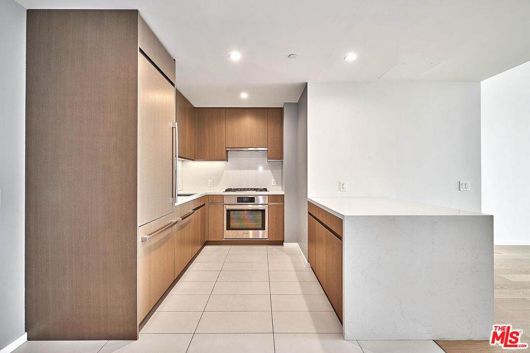 889 Francisco St - Photo 1