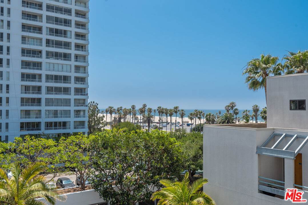 140 Ocean Park Blvd - Photo 1