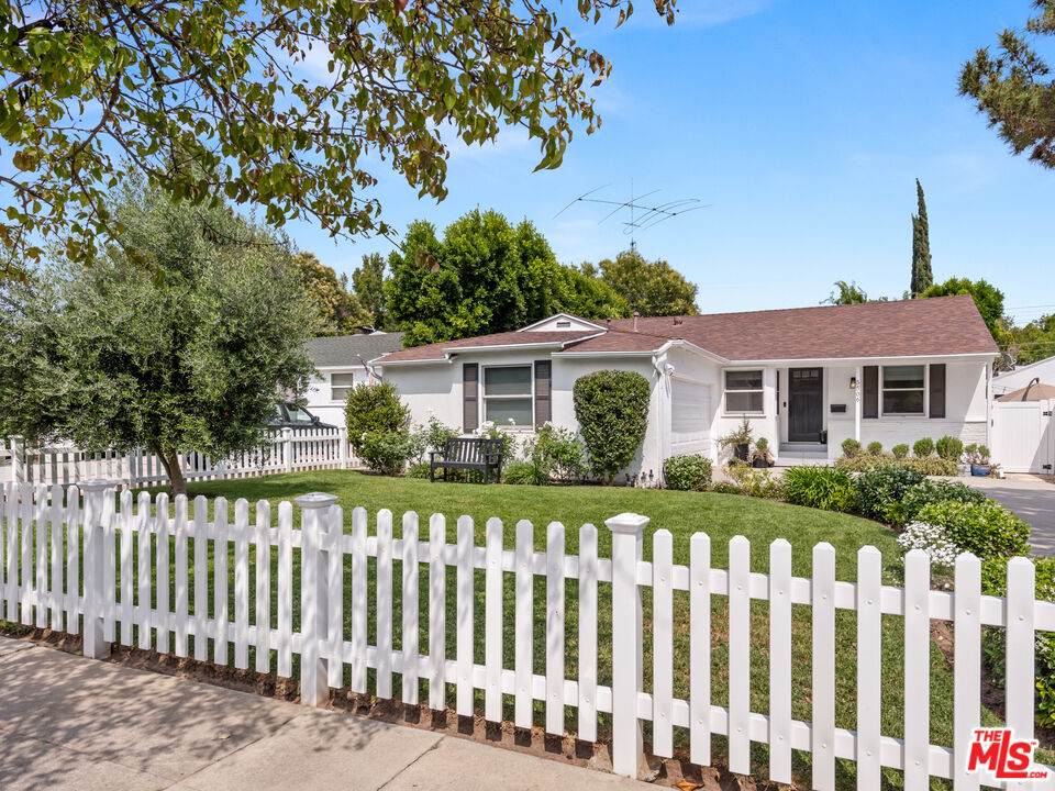 5506 Burnet Ave - Photo 1