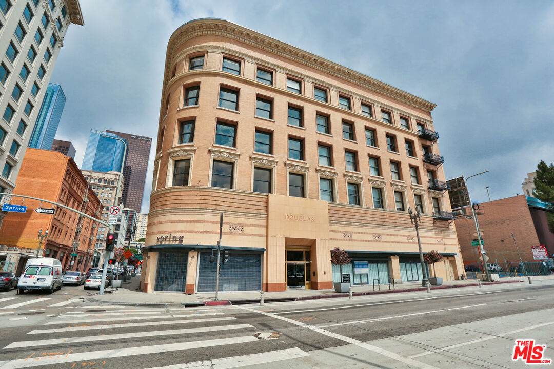 257 Spring St - Photo 1