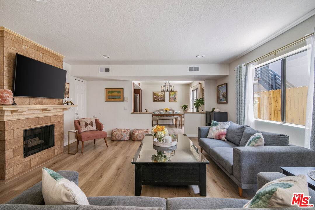 1217 Lexington Dr - Photo 1