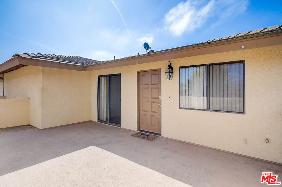 595 Melville Ln - Photo 1