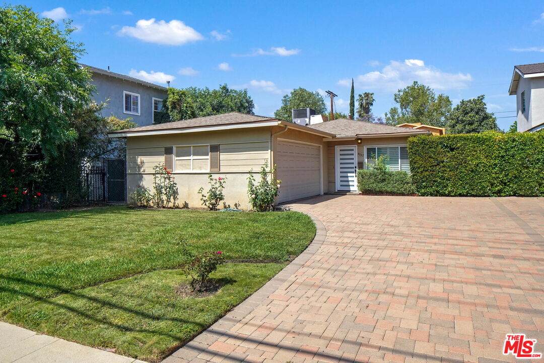5327 Tyrone Ave - Photo 1