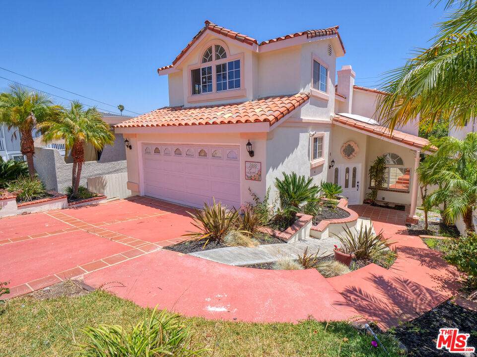 2800 Laurel Ave - Photo 1