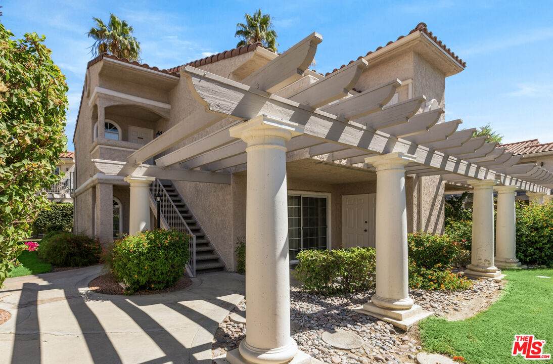 505 Farrell Dr - Photo 1
