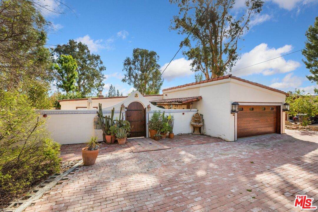 1400 Rancho Ln - Photo 1