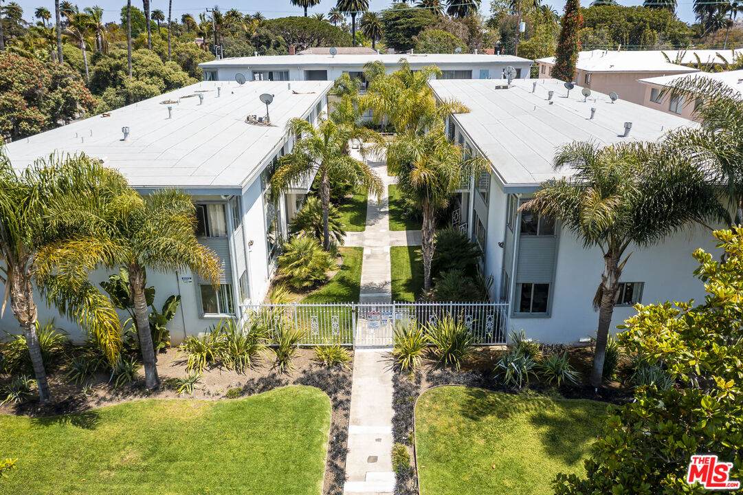 326 San Vicente Blvd - Photo 1