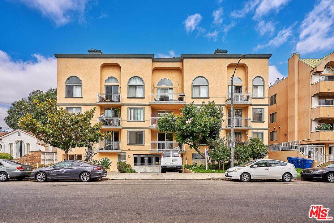 1211 Shenandoah St - Photo 1