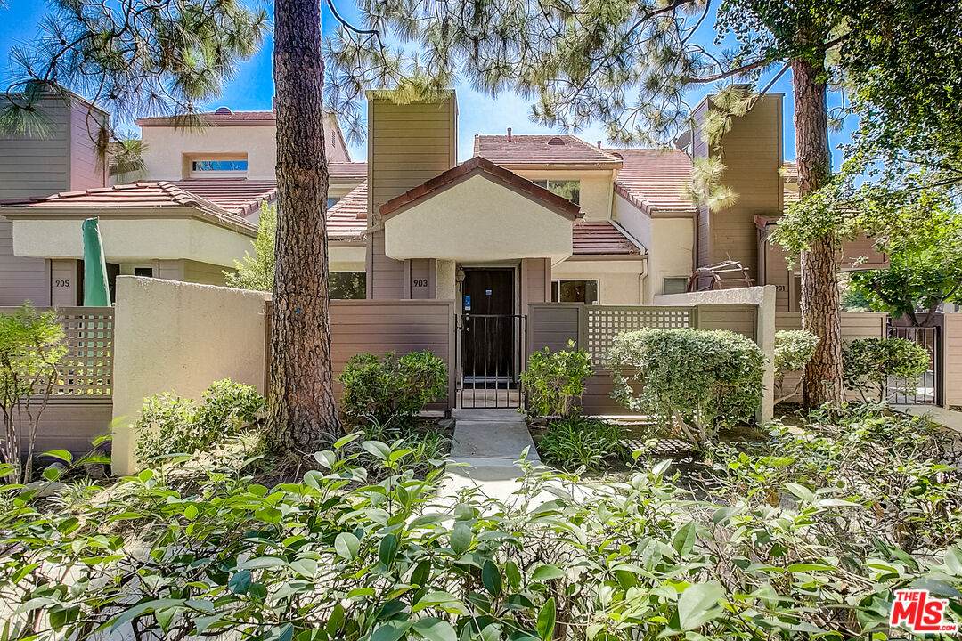 903 Via Colinas - Photo 1