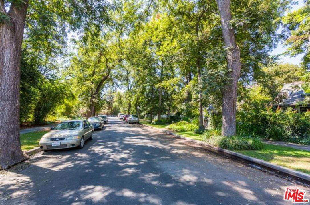 4211 Agnes Ave - Photo 1