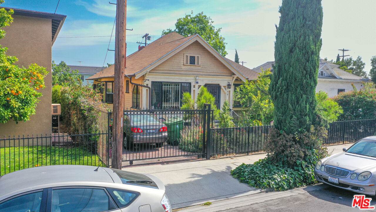 1452 29th St - Photo 1
