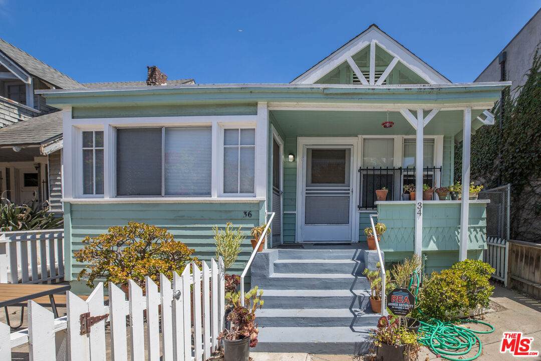 34 Dudley Ave - Photo 1