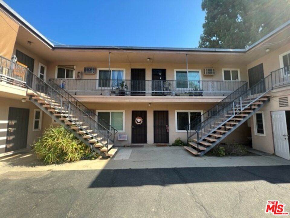 5333 Bellingham Ave - Photo 1