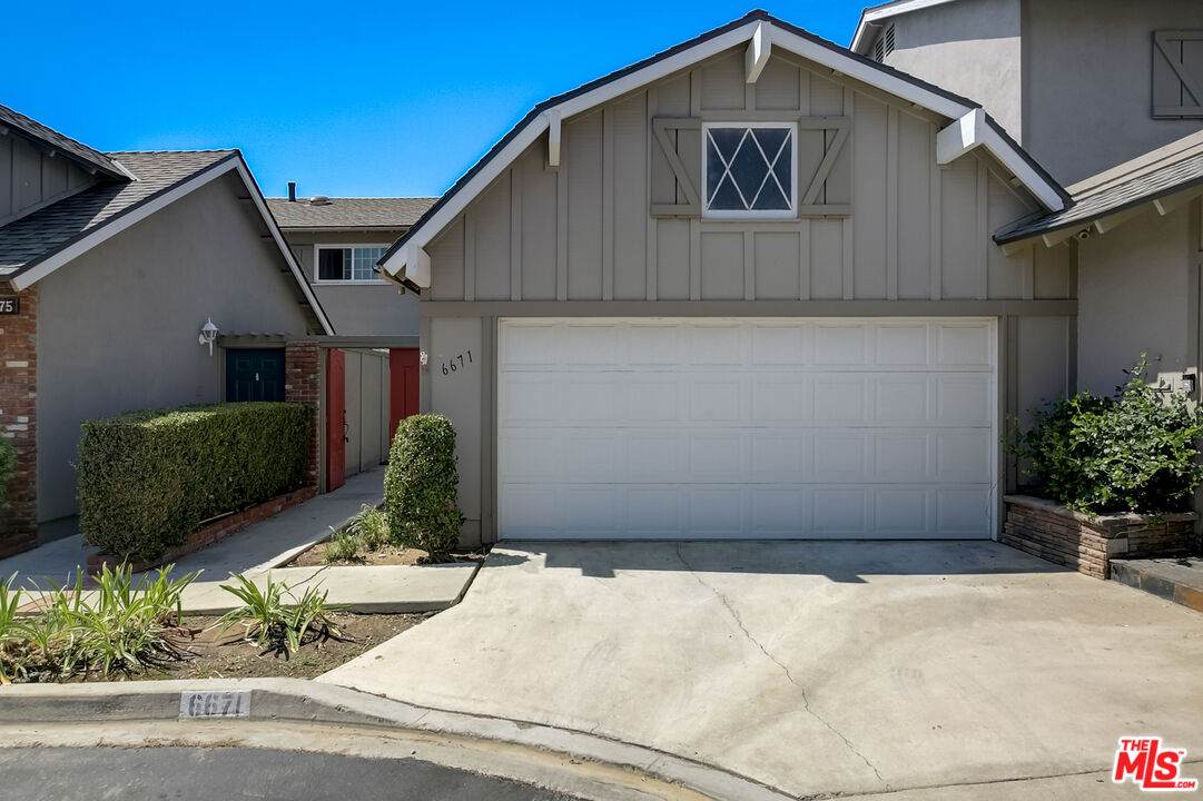6671 Bridle Cir - Photo 1