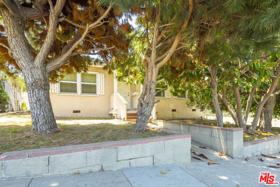 1128 Pico Blvd - Photo 1