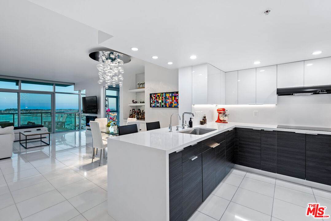 13700 Marina Pointe Dr - Photo 1