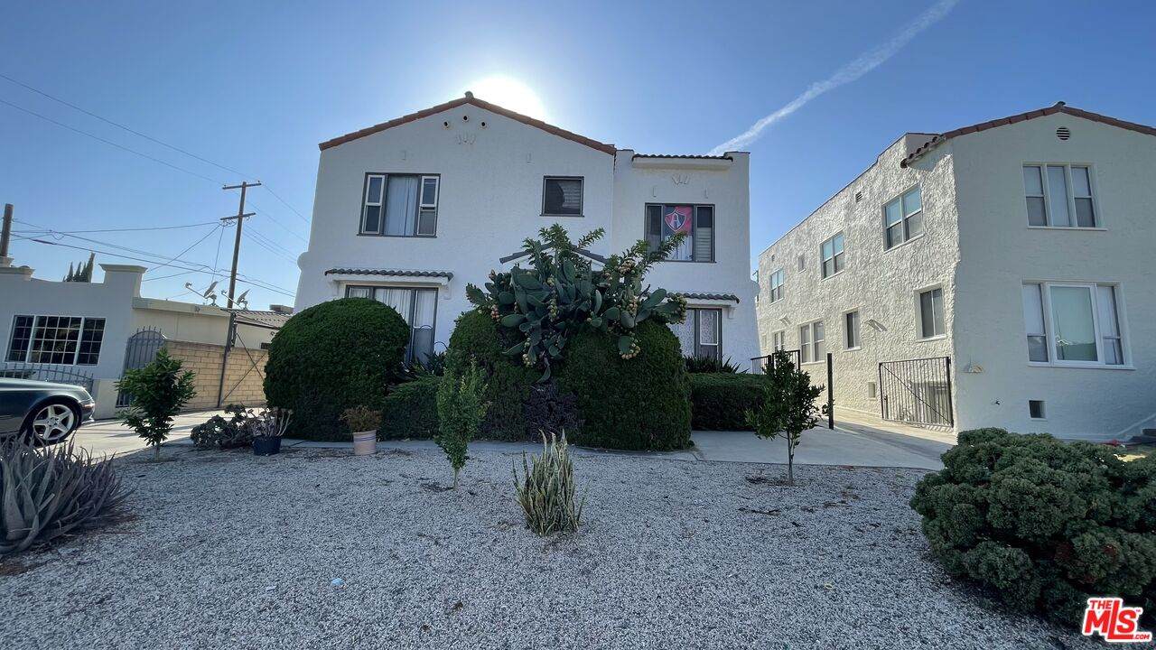 1371 Keniston Ave - Photo 1