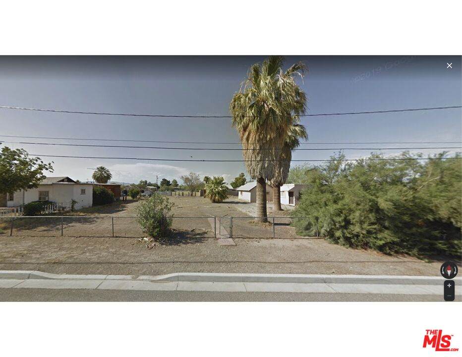 214 Race St - Photo 1
