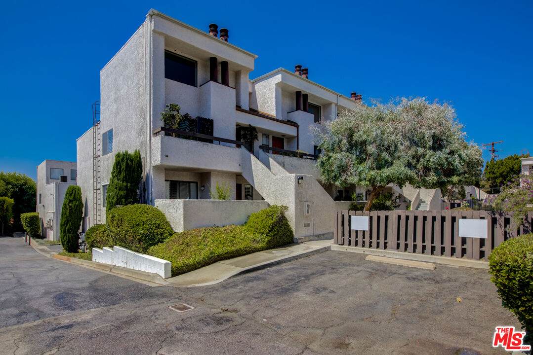 2660 Lake Ave - Photo 1