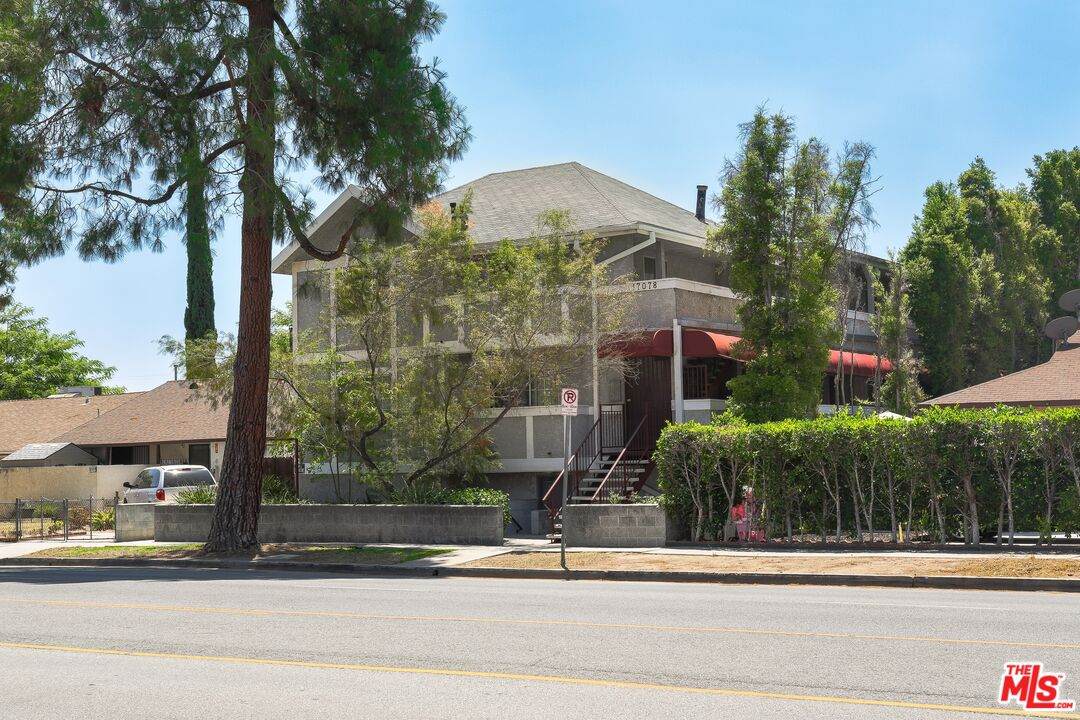 17078 Chatsworth St - Photo 1