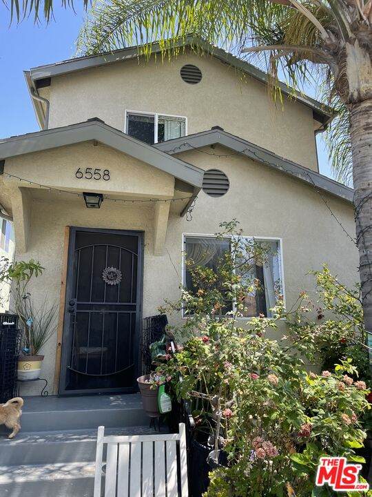 6558 Van Ness Ave - Photo 1