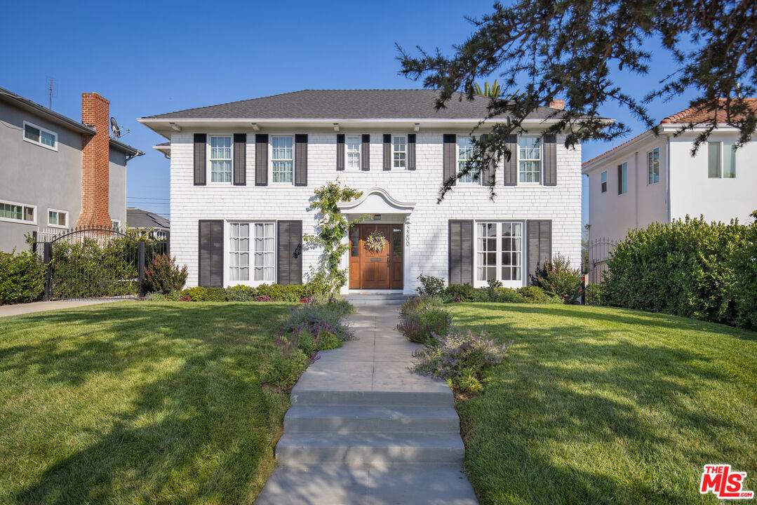 2200 Wellington Rd - Photo 1