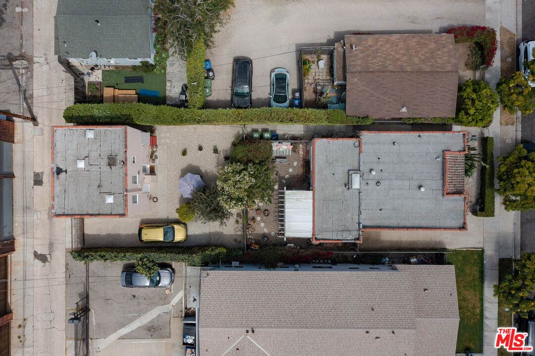 659-1/2 Westminster Ave - Photo 1