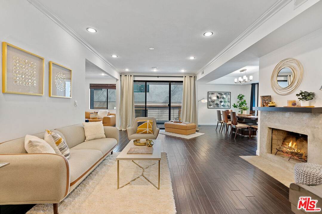 1120 Granville Ave - Photo 1