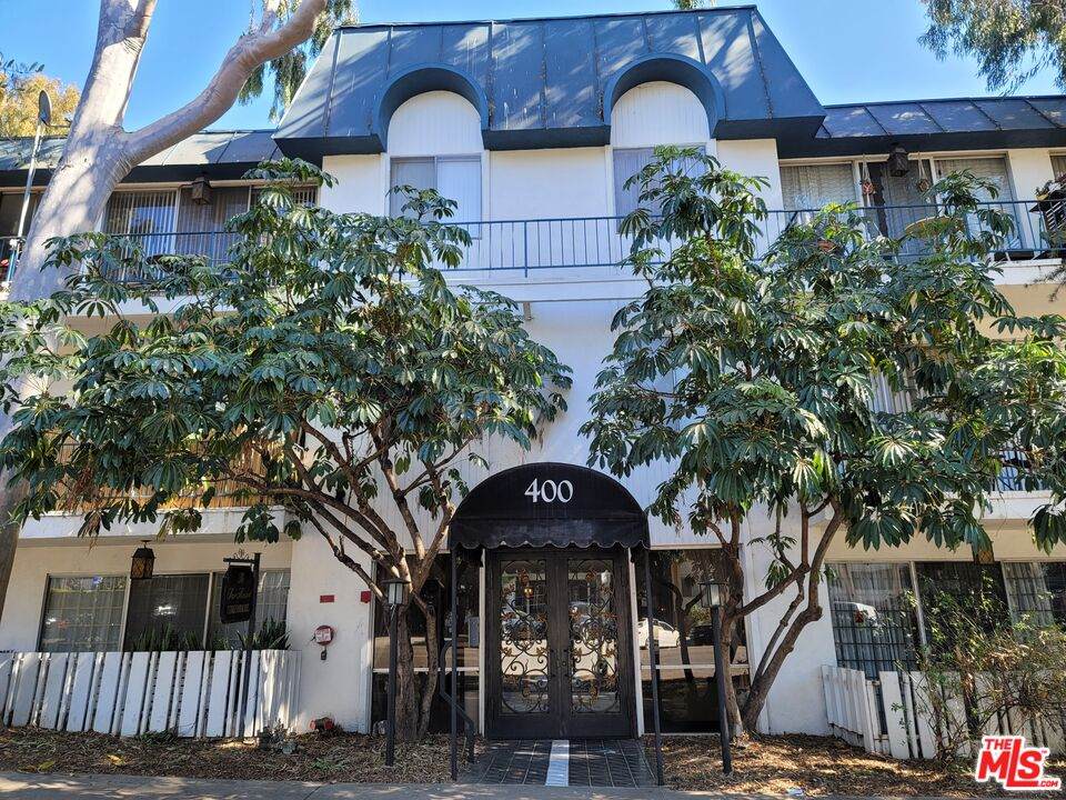400 La Fayette Park Pl - Photo 1