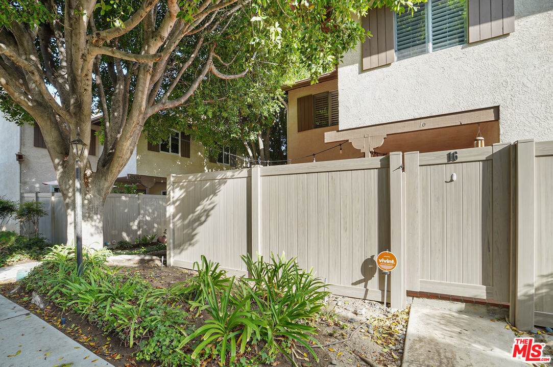 10341 Canoga Ave - Photo 1