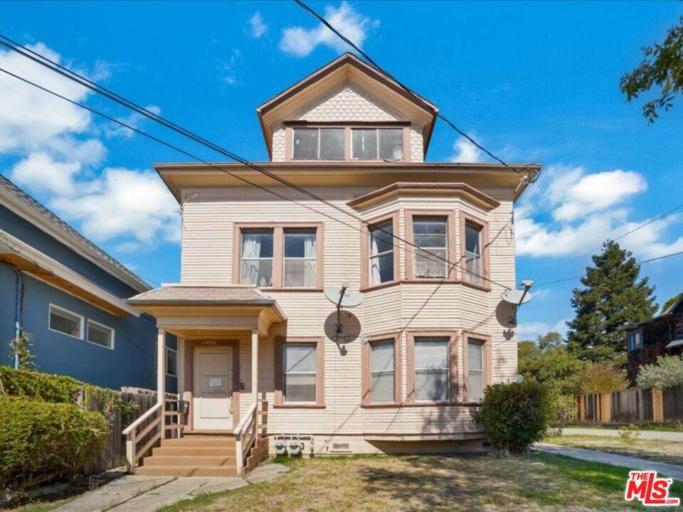 2057 Emerson St - Photo 1