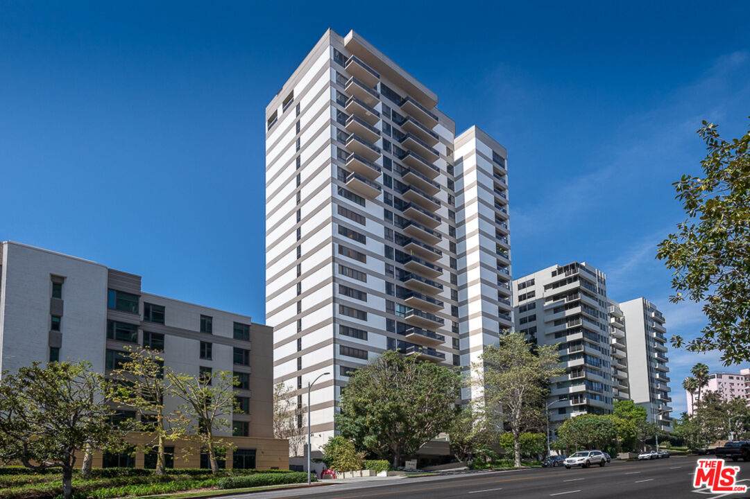 10445 Wilshire Blvd - Photo 1