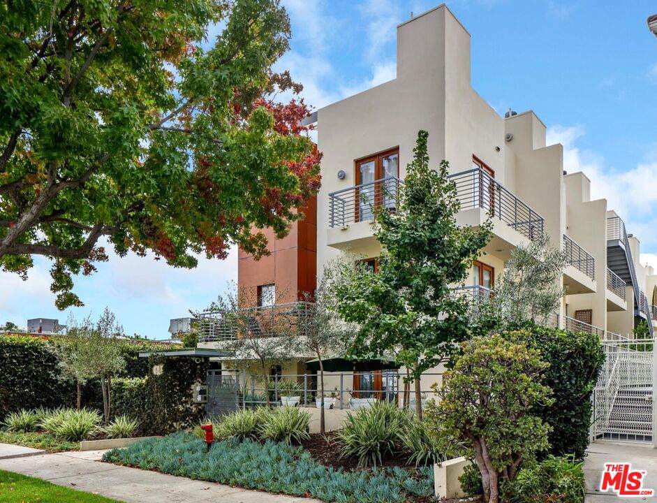 1544 11Th St - Photo 1