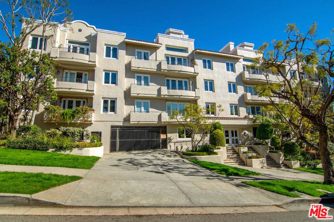 1650 Veteran Ave - Photo 1