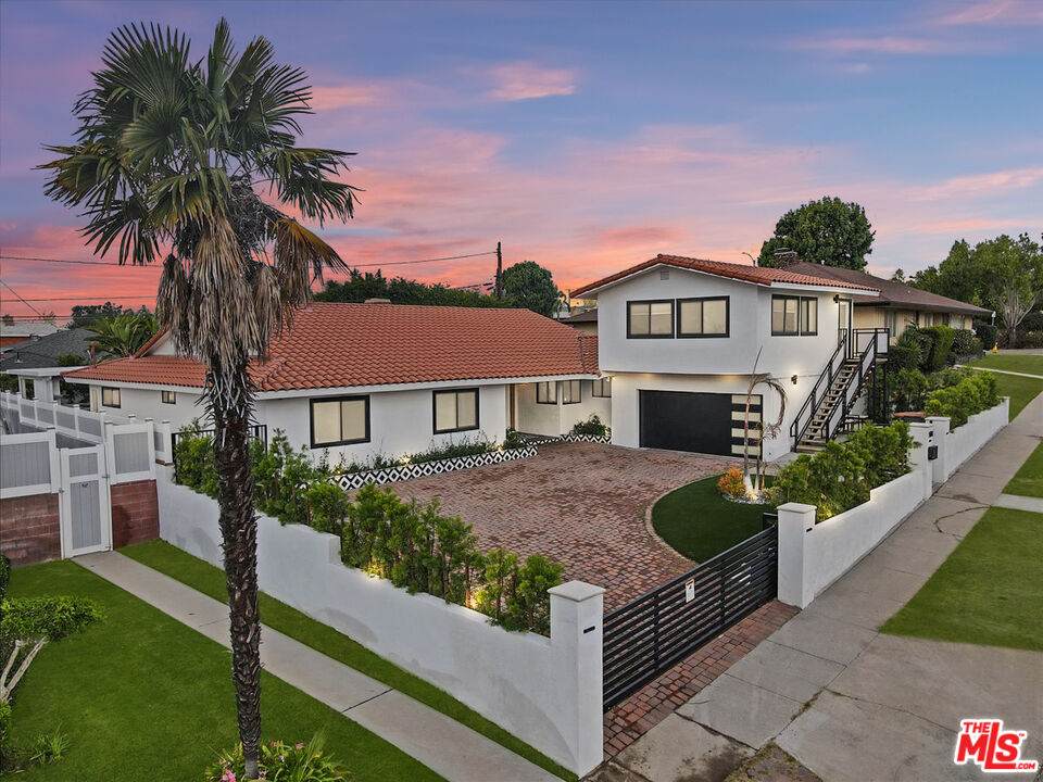 5811 Halm Ave - Photo 1
