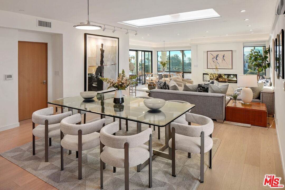120 Ocean Park Blvd - Photo 1
