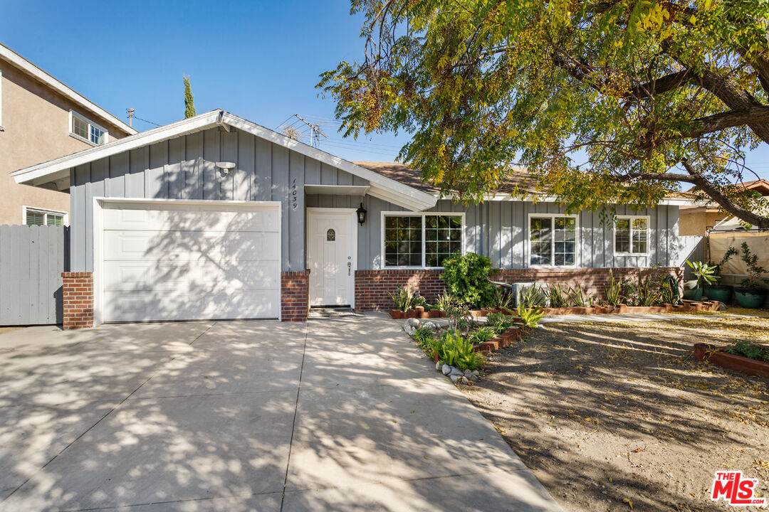14039 Clark St - Photo 1