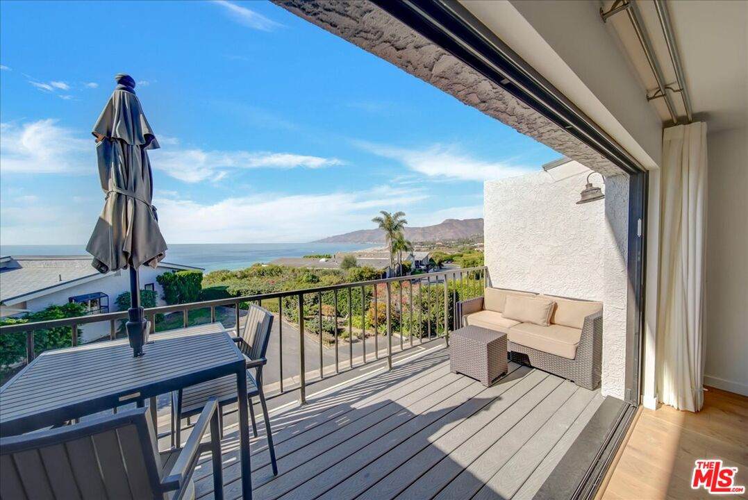 6768 Shearwater Ln - Photo 1