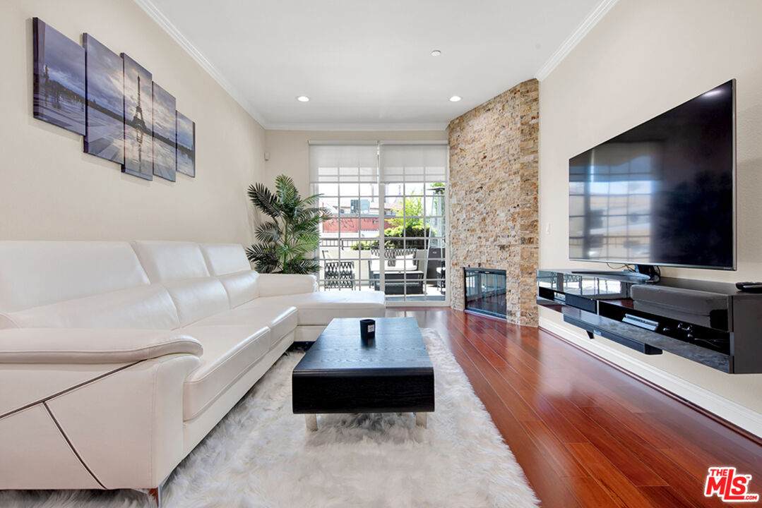 10740 Moorpark St - Photo 1