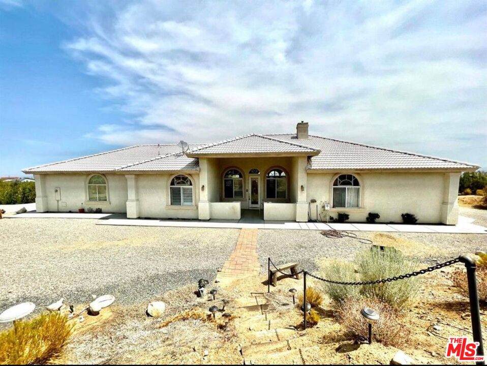 8835 Shadow Mountain Rd - Photo 1