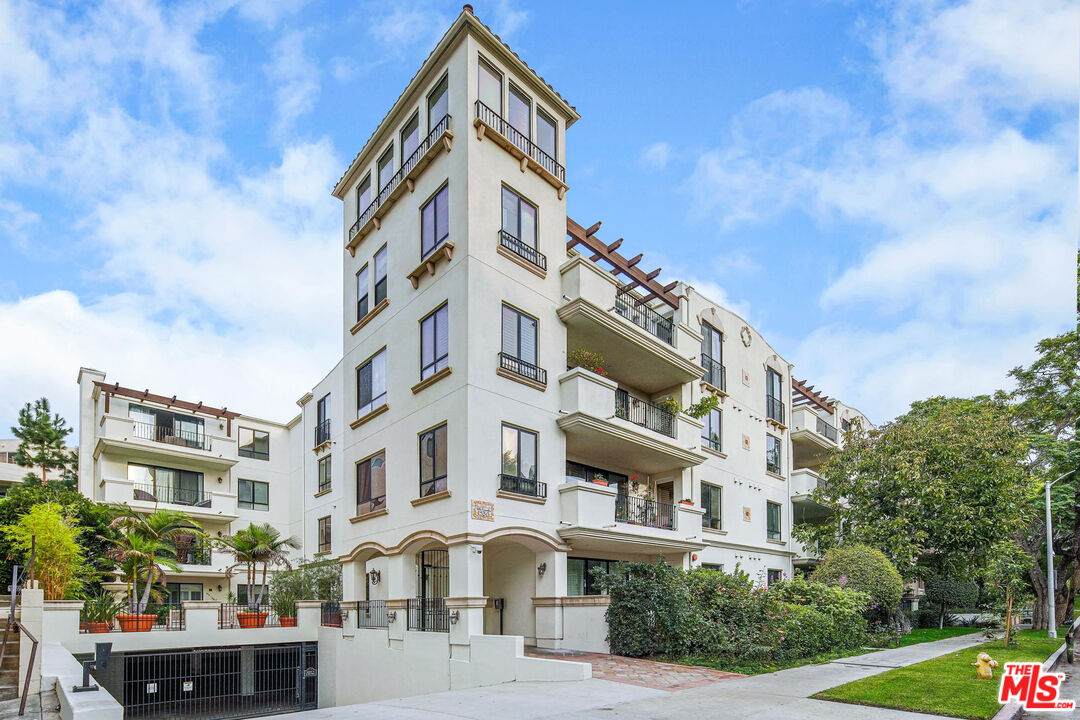 1530 Camden Ave - Photo 1